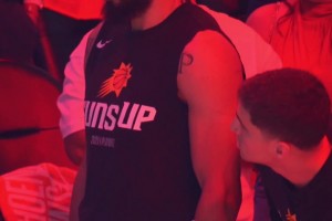 李月汝带着爱犬乐意来新赛季媒体日：它对我很重要 最想要感谢它